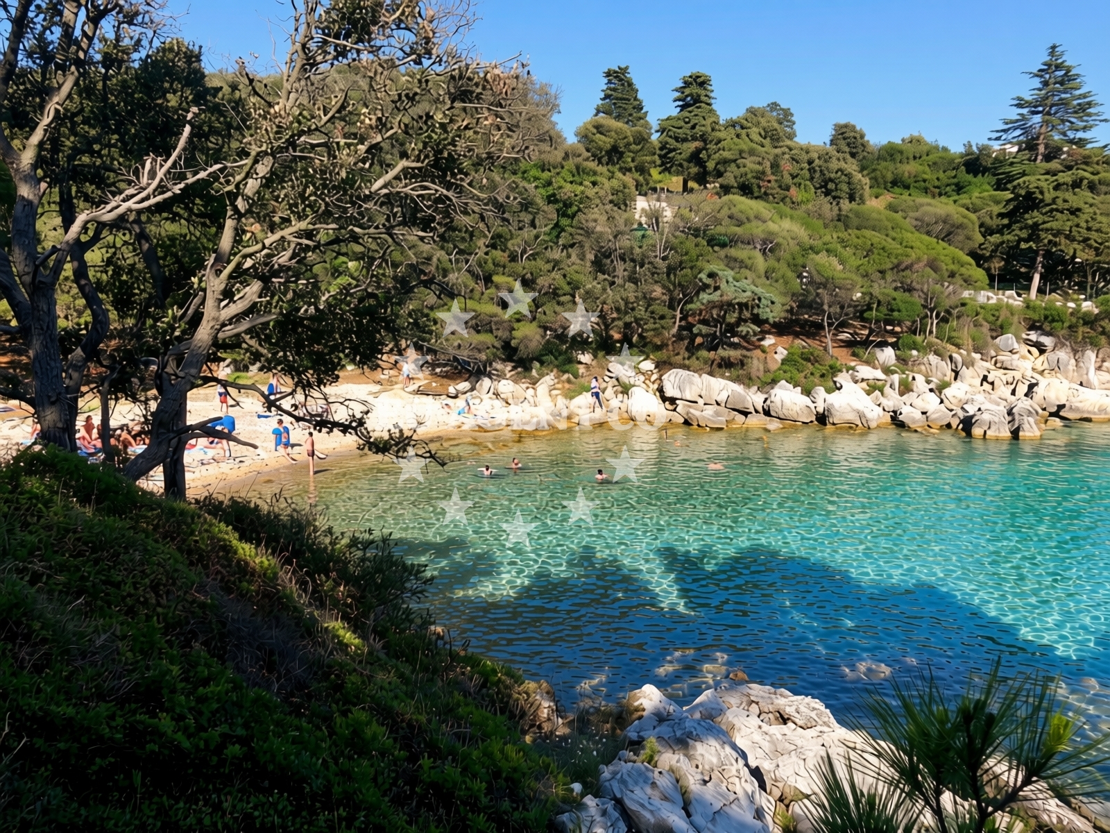 Shoreline and swimming area at Jelenovica beach in Kampor 99, Rab