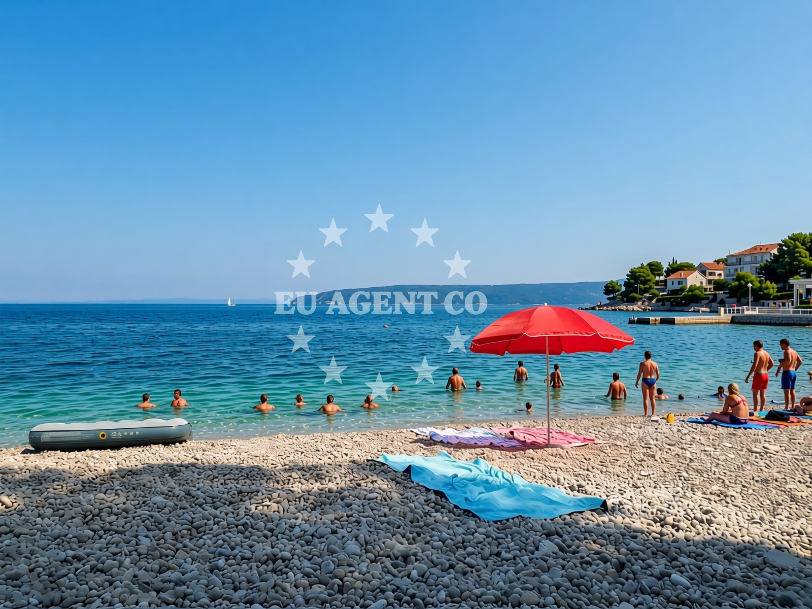Beach facilities and surroundings at Jelenscica beach in Špingaroli 3e, Martina