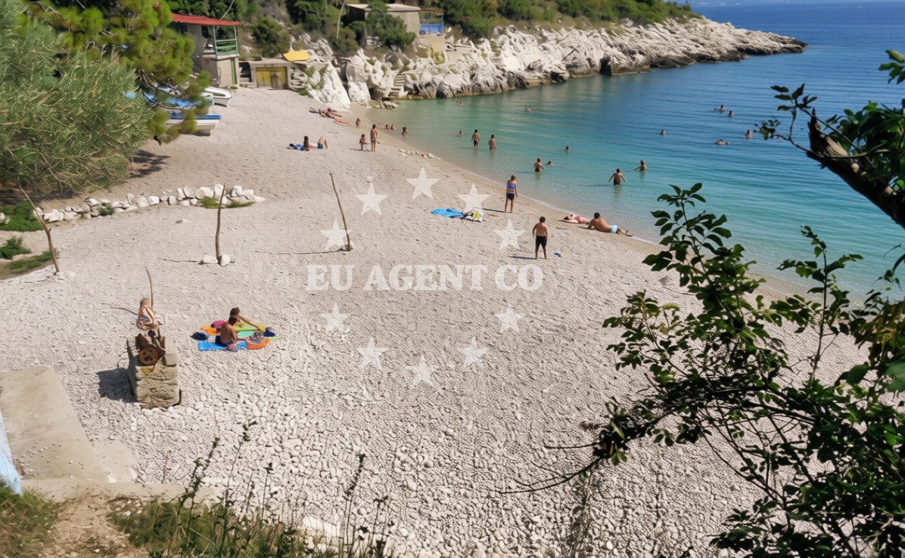 Additional view of Jelenscica beach in Špingaroli 3e, Martina