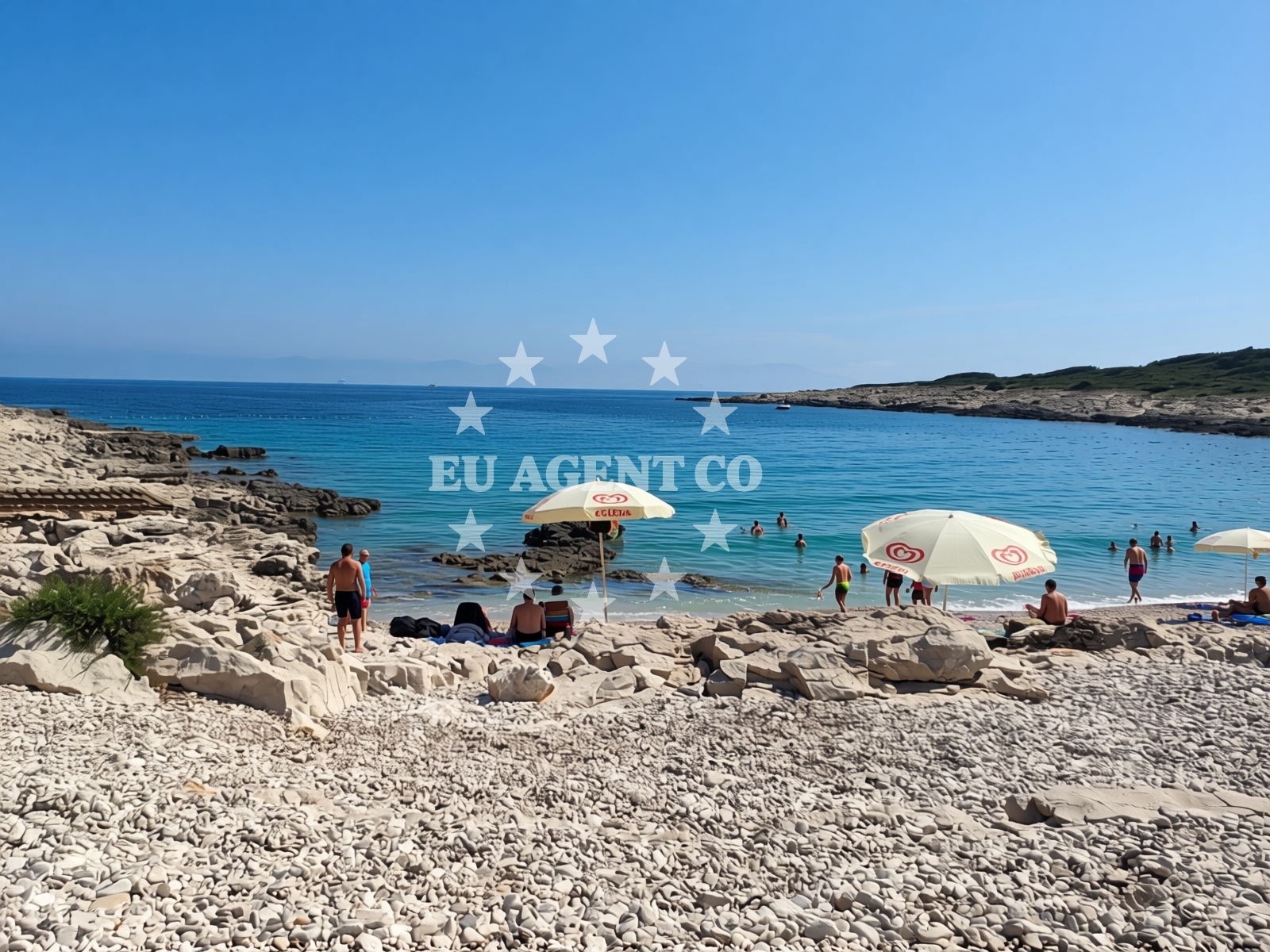 Beach facilities and surroundings at Jerolim Beach in 6 Ambroza Bodlovića, Hvar