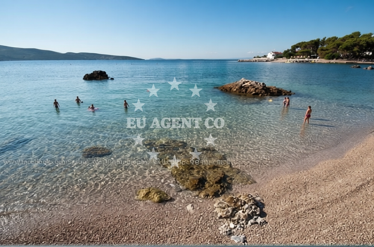 Beach facilities and surroundings at Jezevac beach in 3 Ulica Braće Linardića, Krk