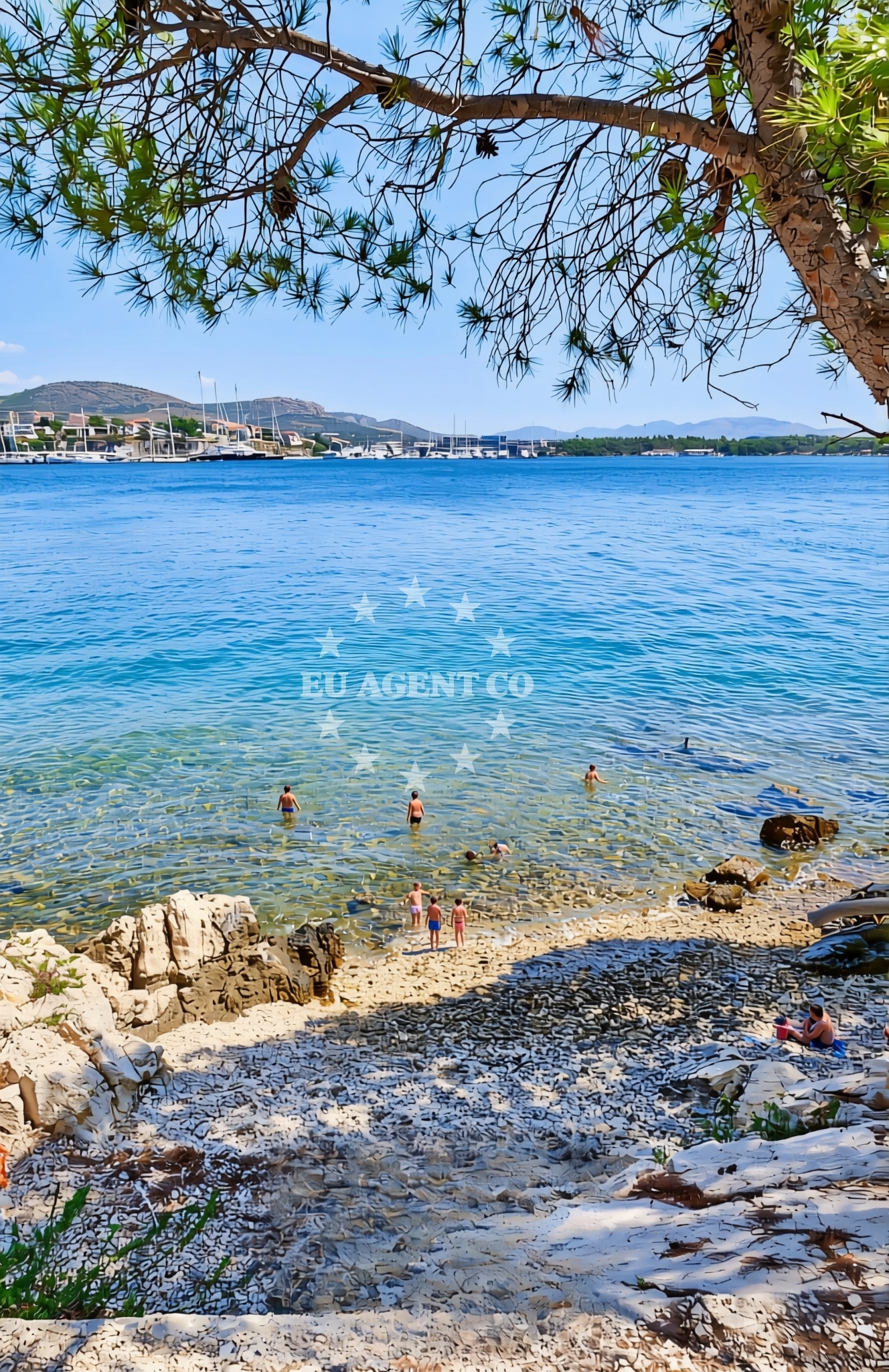 Beach facilities and surroundings at Jurkovići, Šibenik Beach in Jurkovići