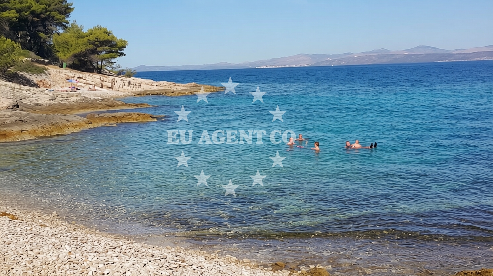 Sea and coastal view of Justitija beach in Braće Ivanović Valerijev 17, Sutivan