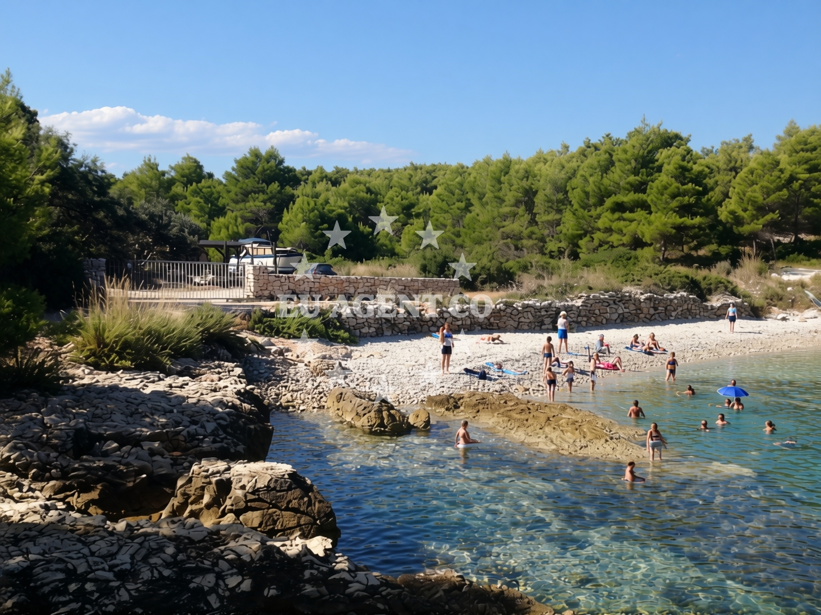 Beach facilities and surroundings at Justitija beach in Braće Ivanović Valerijev 17, Sutivan