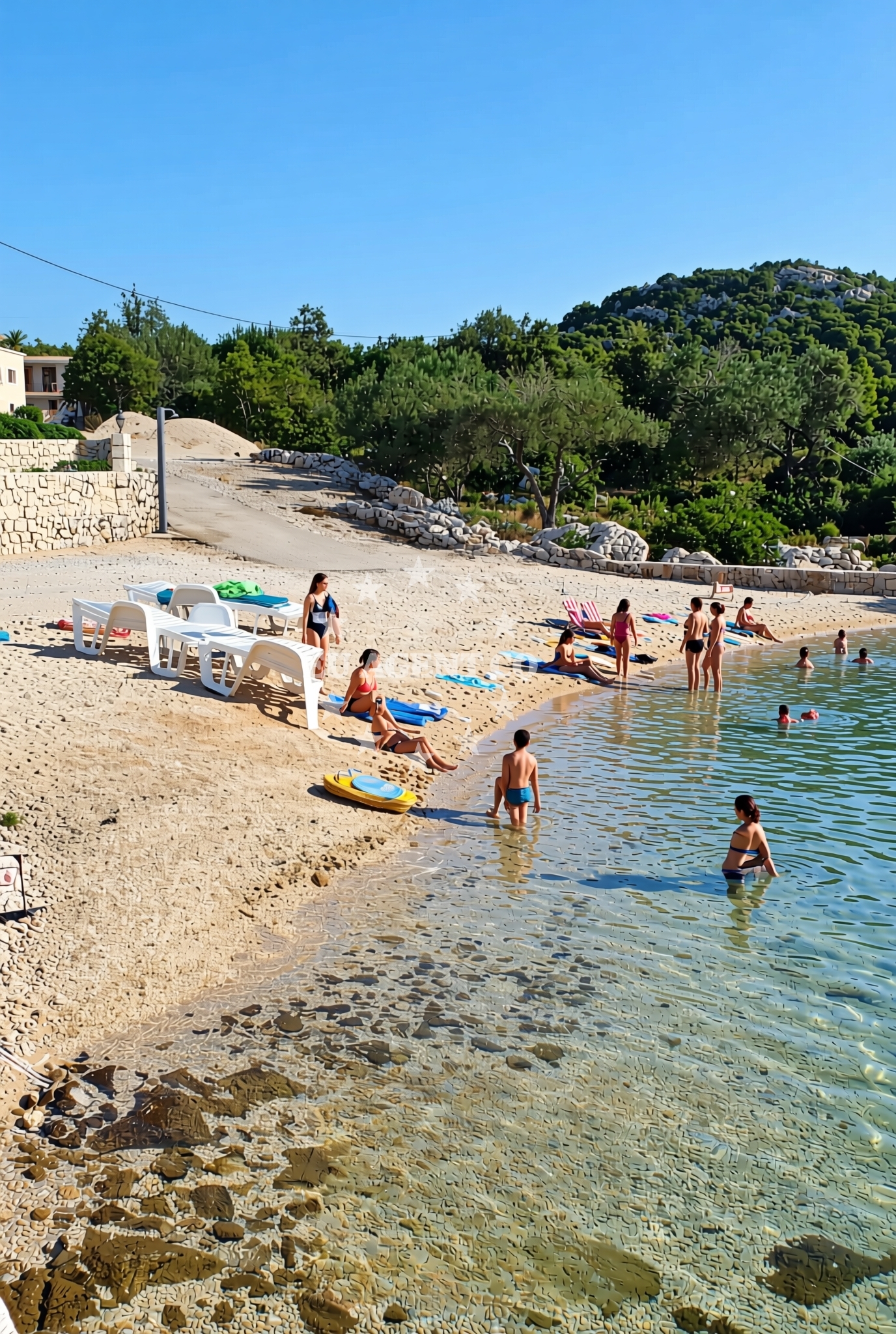 Beach facilities and surroundings at Kabli jug, Putniković Beach in Kabli jug