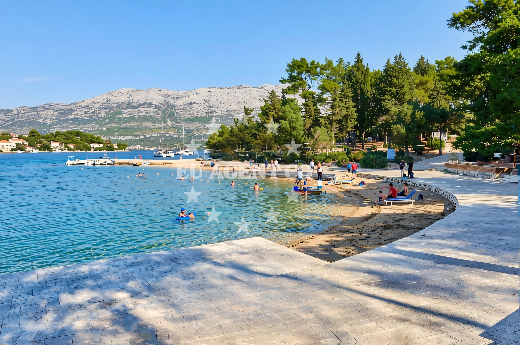 Shoreline and swimming area at Kalac, Korčula (Korčula) Beach in Kalac