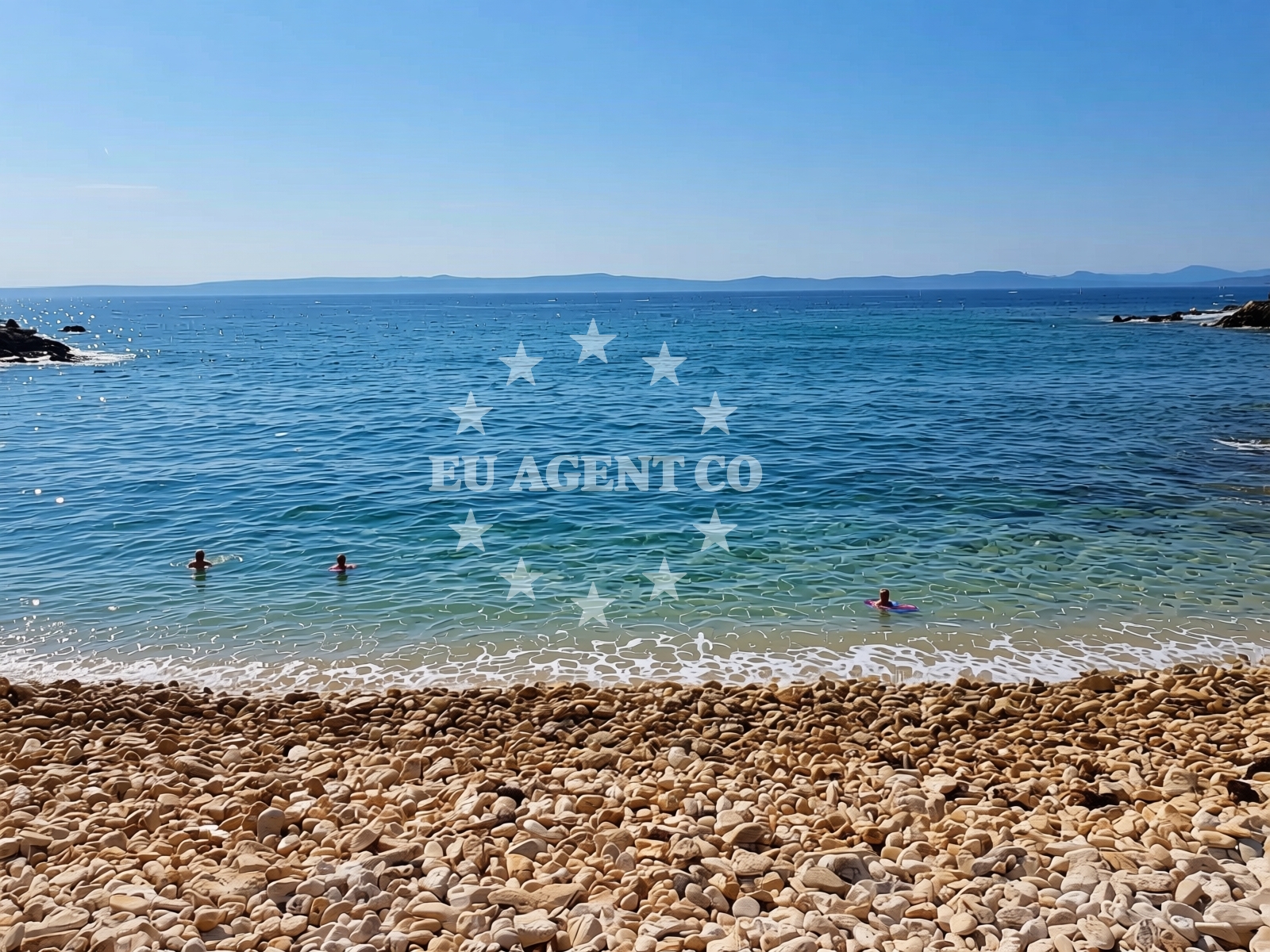 Overview of Kalifront beach in Supetarska Draga 318, Rab