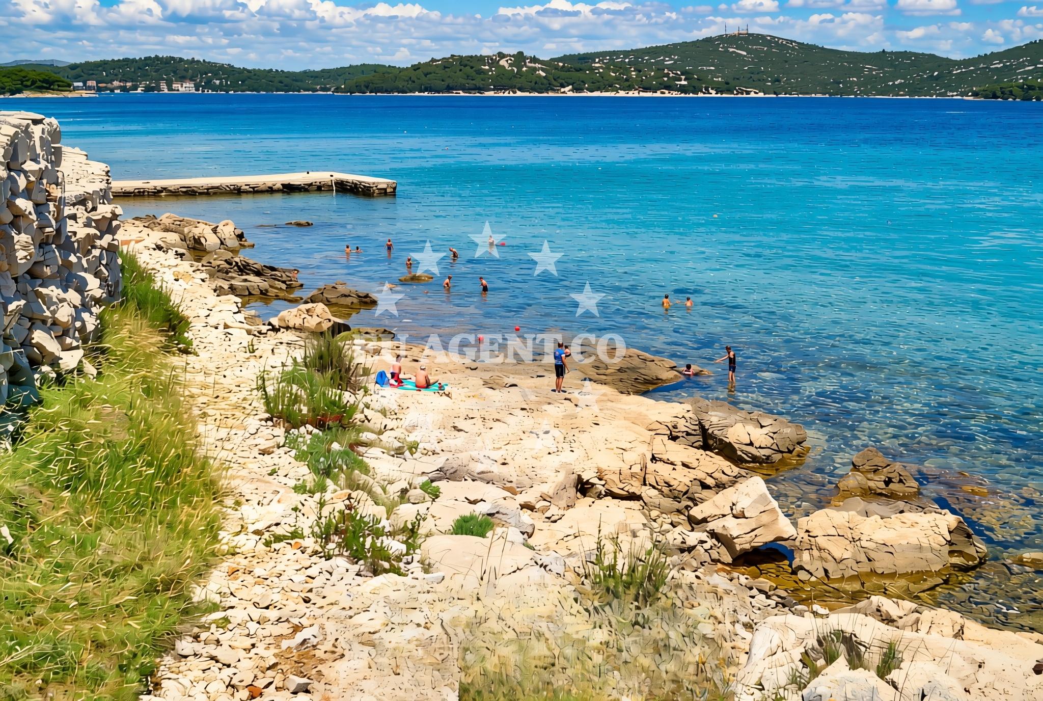 Beach facilities and surroundings at Kamenčine, Jezera (Murter) Beach in Kamenčine