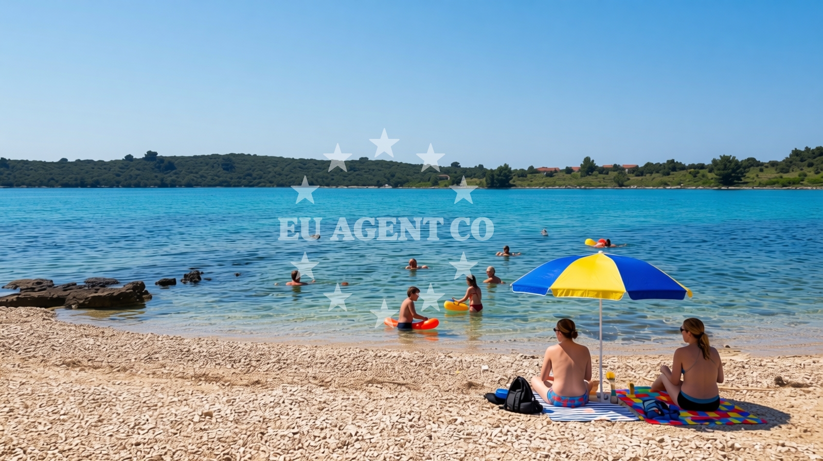 Overview of Kamenica beach in Lovište 269 3, Lovište
