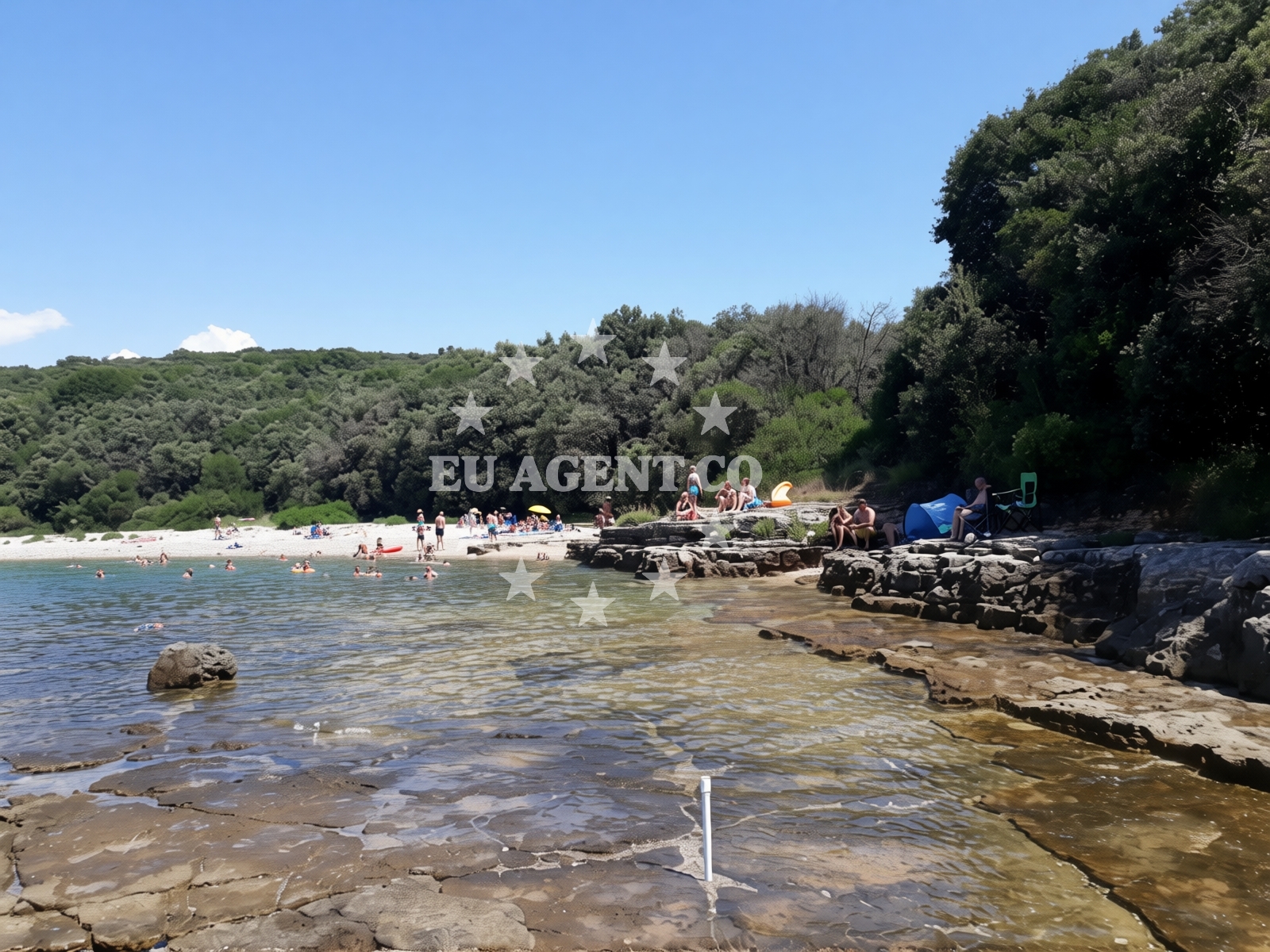 Sea and coastal view of Kanalic beach in Pelini ulica 2, Pula