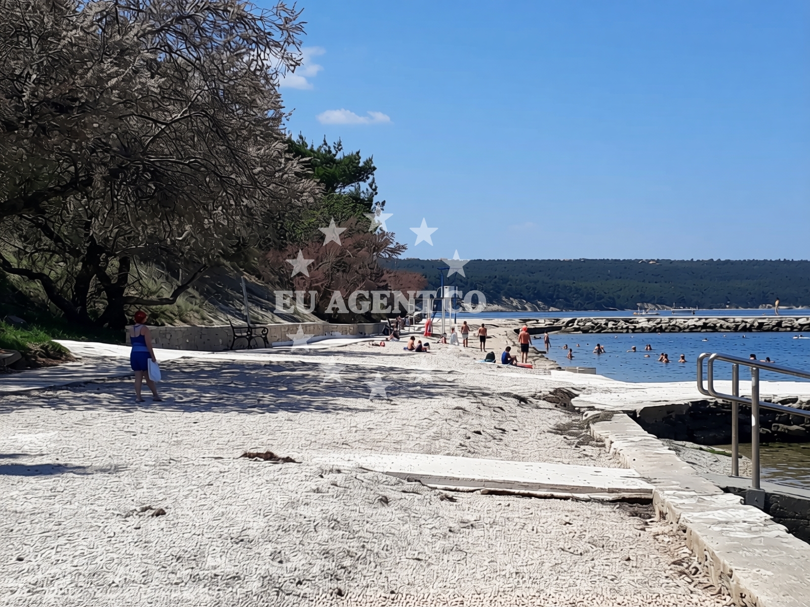 Shoreline and swimming area at Karin Gornji in Mlinareva Draga 11, Gornji Karin