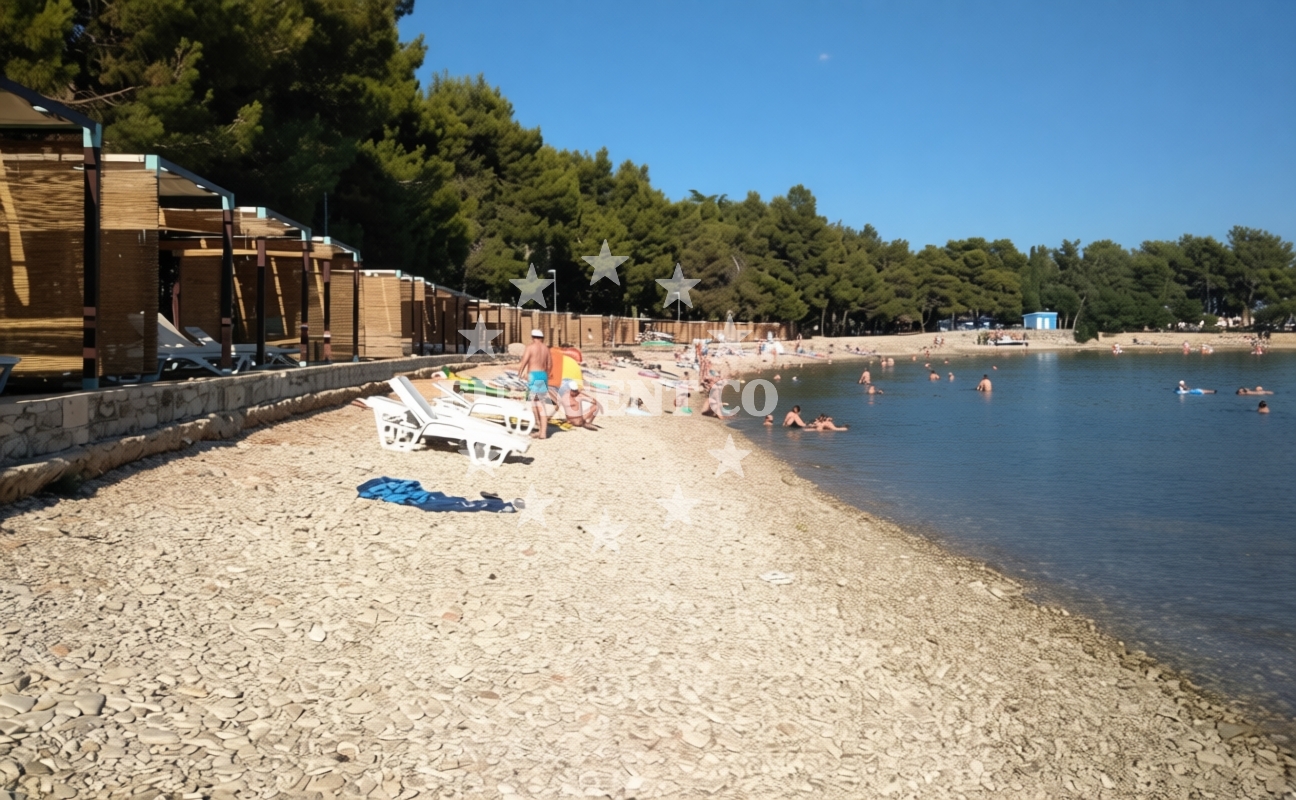 Additional view of Karpinjan beach in Eugena Kumičića 27, Novigrad Istria