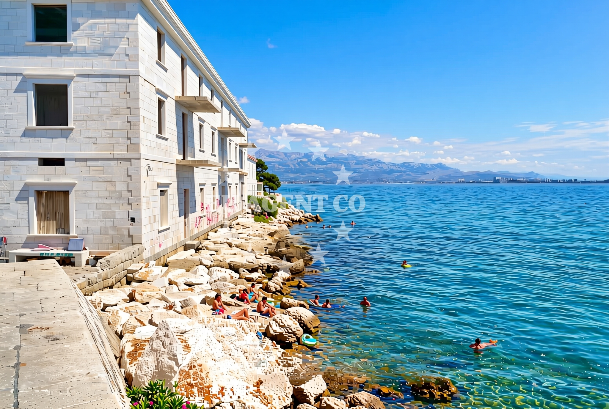 Overview of Kaštel Novi: beaches and coves (1) in Kaštel Novi