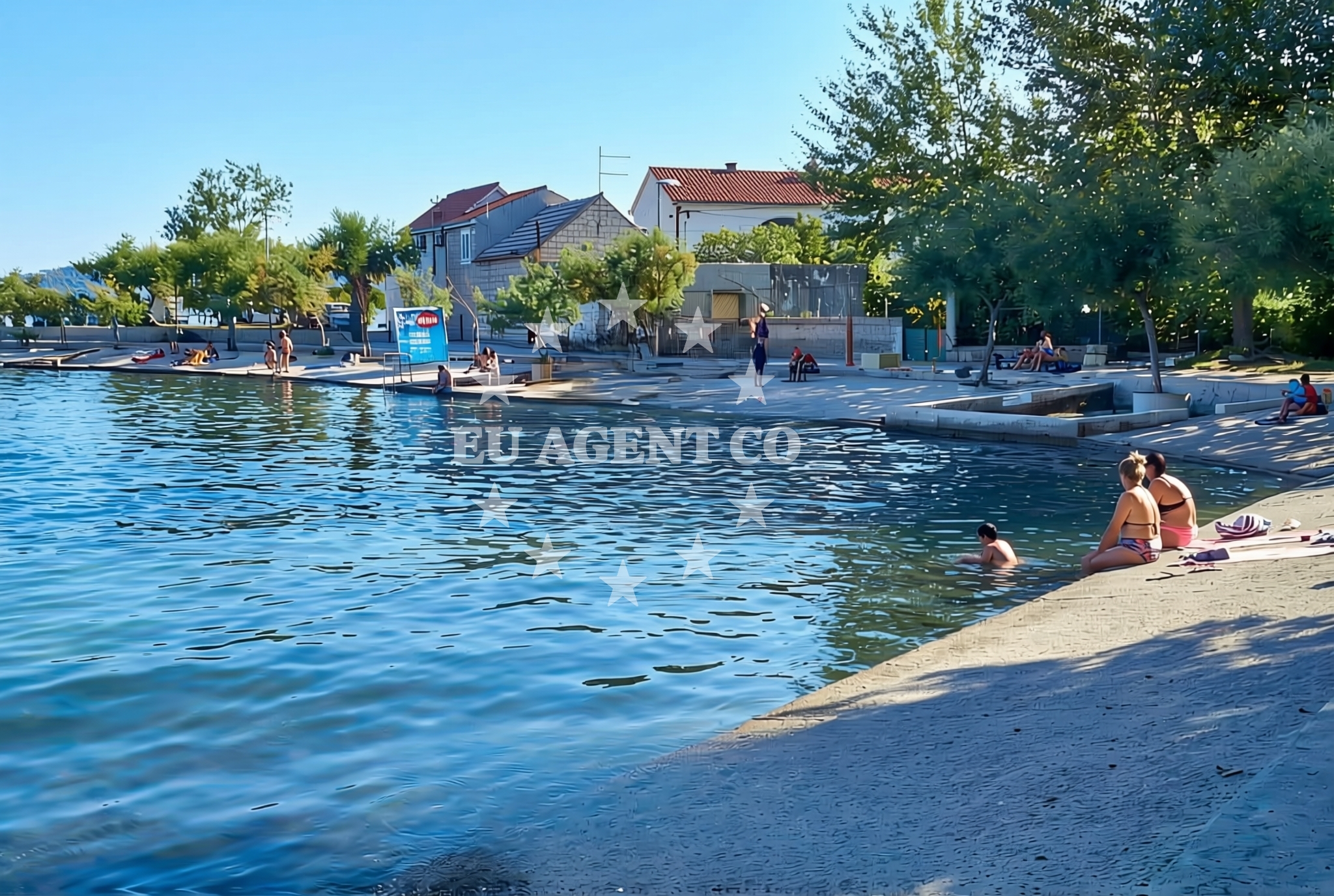 Beach facilities and surroundings at Kaštel Sućurac: beaches and coves (2) in Kaštel Sućurac