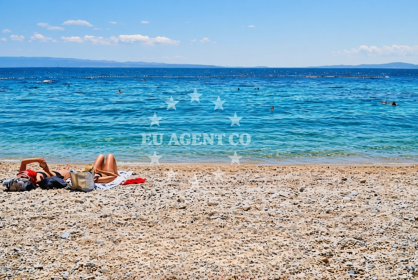 Shoreline and swimming area at Kaštelet (Obojena svjetlost), Split Beach in Kaštelet (Obojena svjetlost)