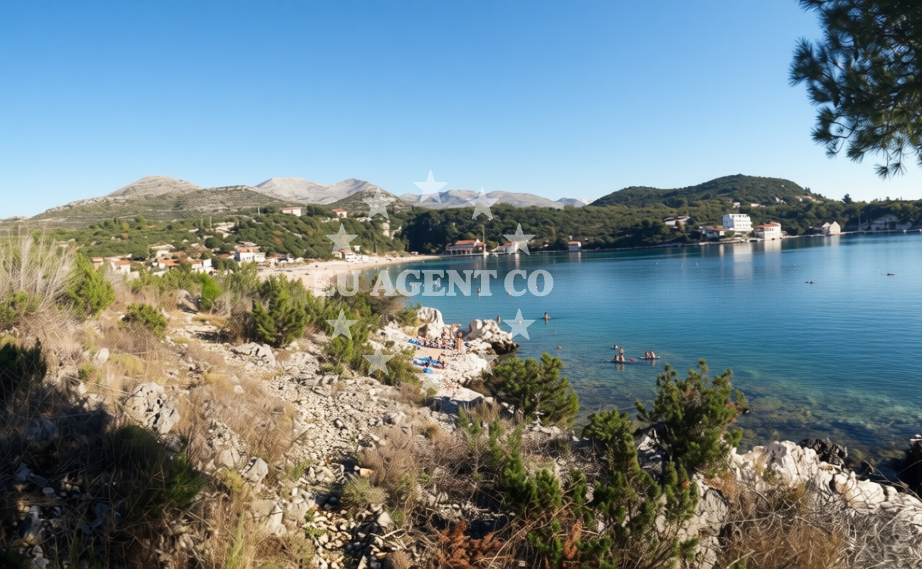 Shoreline and swimming area at Katarina's beach in Banići 47, Banići