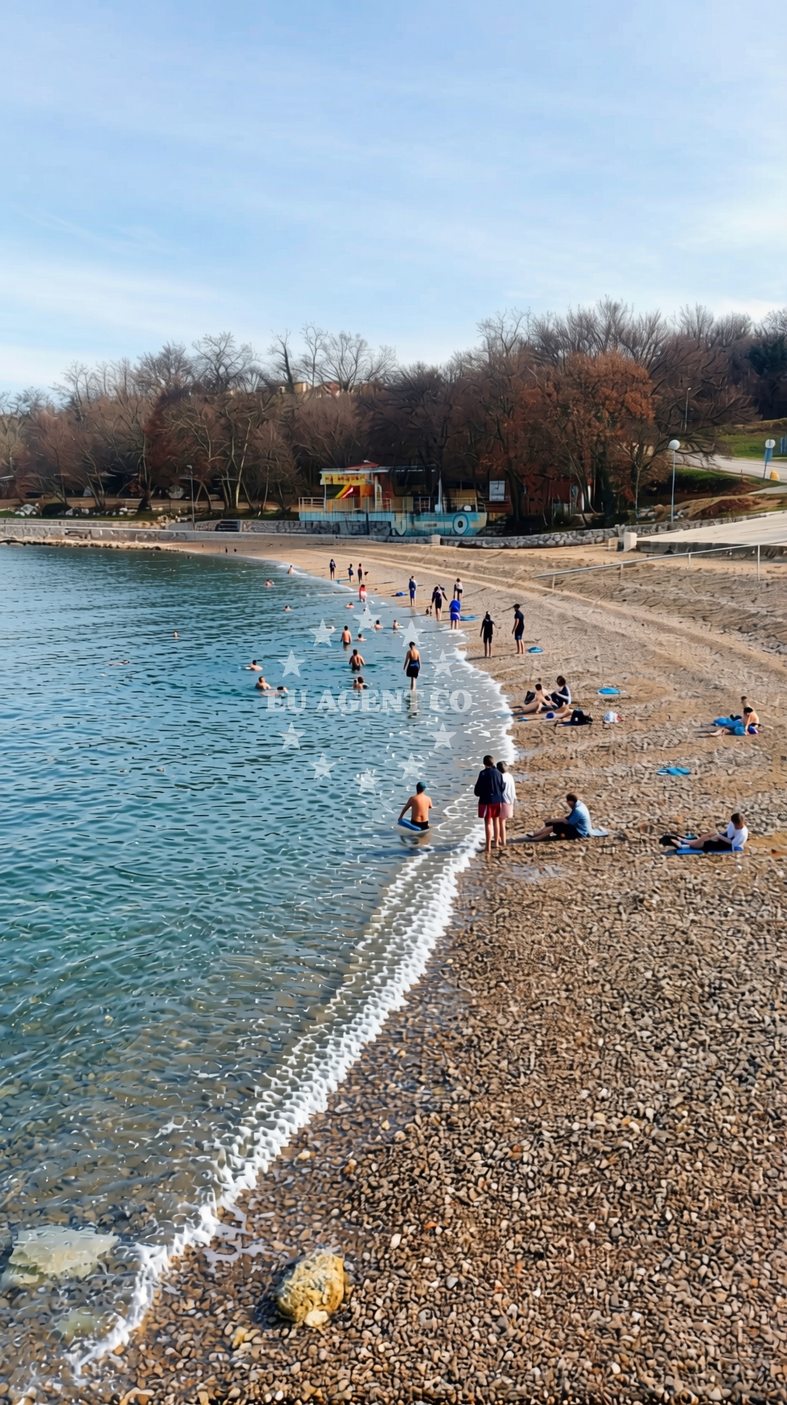 Overview of Kijac beach in Trg Ante Starčevića 2, Njivice
