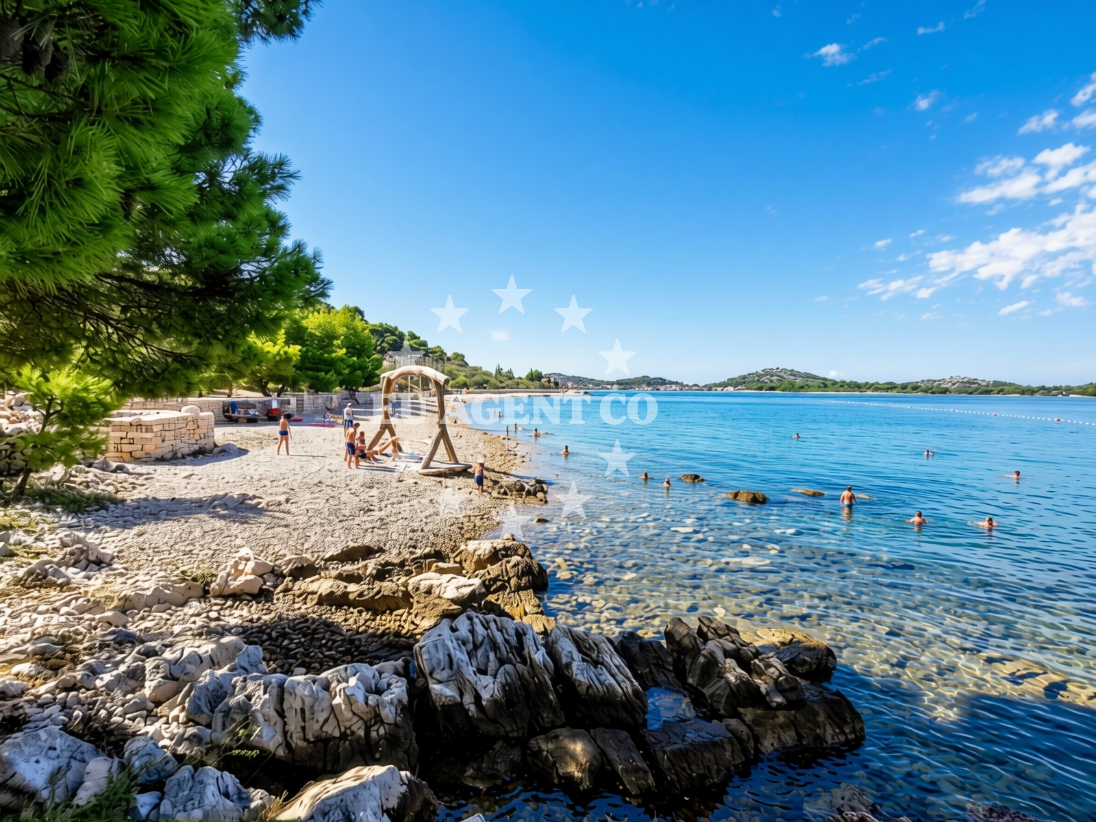 Beach facilities and surroundings at Kolentum beach in Put Gradine 18, Murter