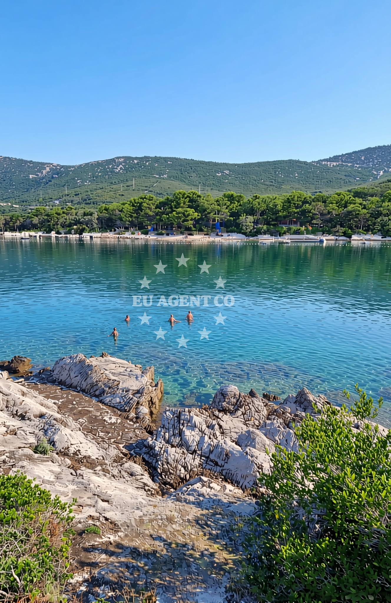 Shoreline and swimming area at Kolo (FKK), Nerezine (Lošinj) Beach in Kolo (FKK)
