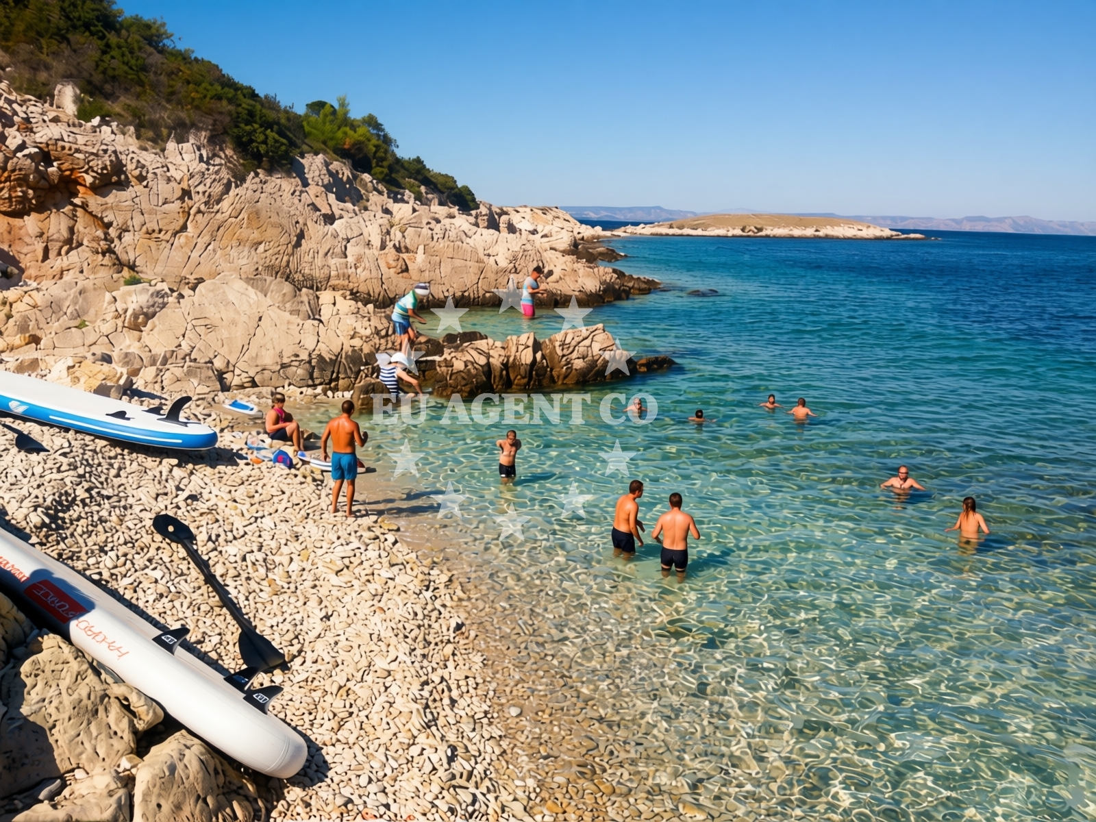 Beach facilities and surroundings at Komarca beach in Parja bb, Uvala Parja, Vis