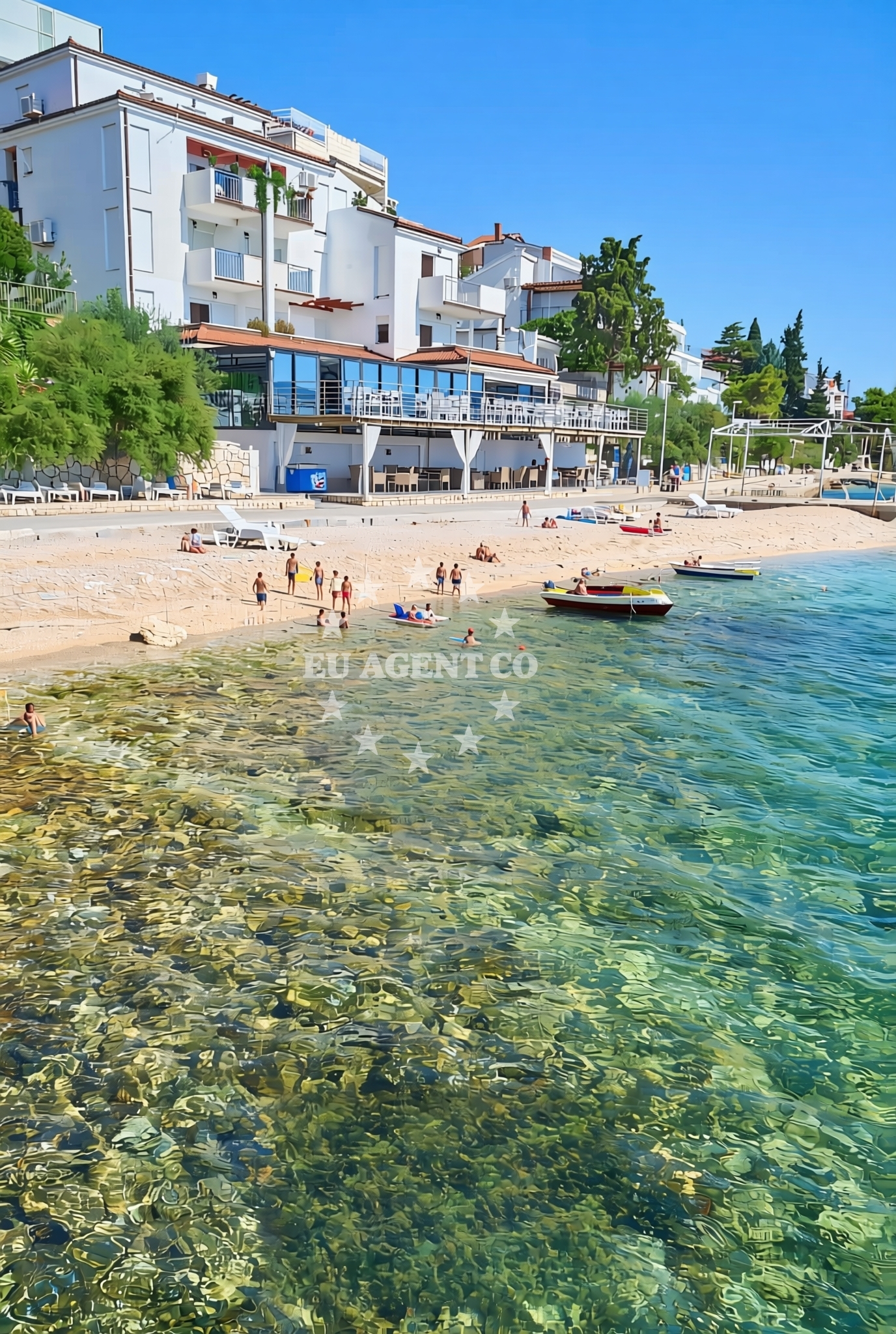 Beach facilities and surroundings at Komarna: beaches and coves (3) in Komarna