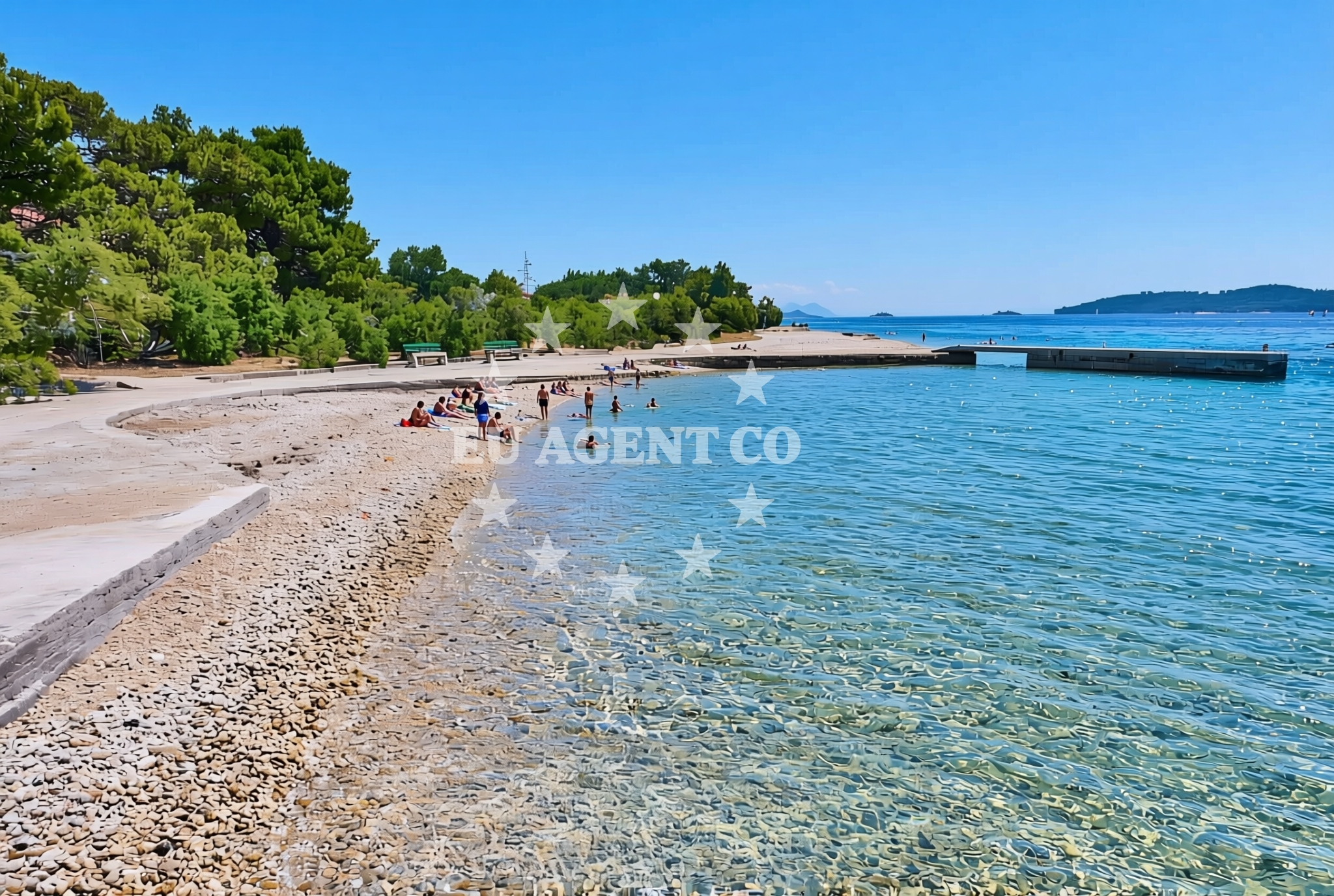 Beach facilities and surroundings at Komodor sredina, Kučište Beach in Komodor sredina