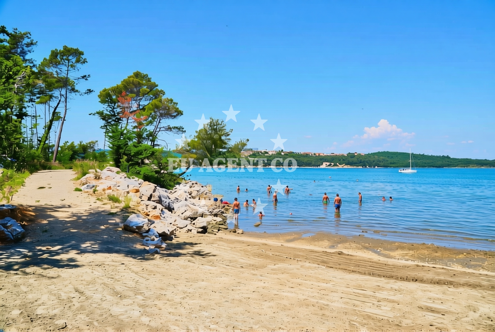 Beach facilities and surroundings at Komoriška, Klimno (Krk) Beach in Komoriška