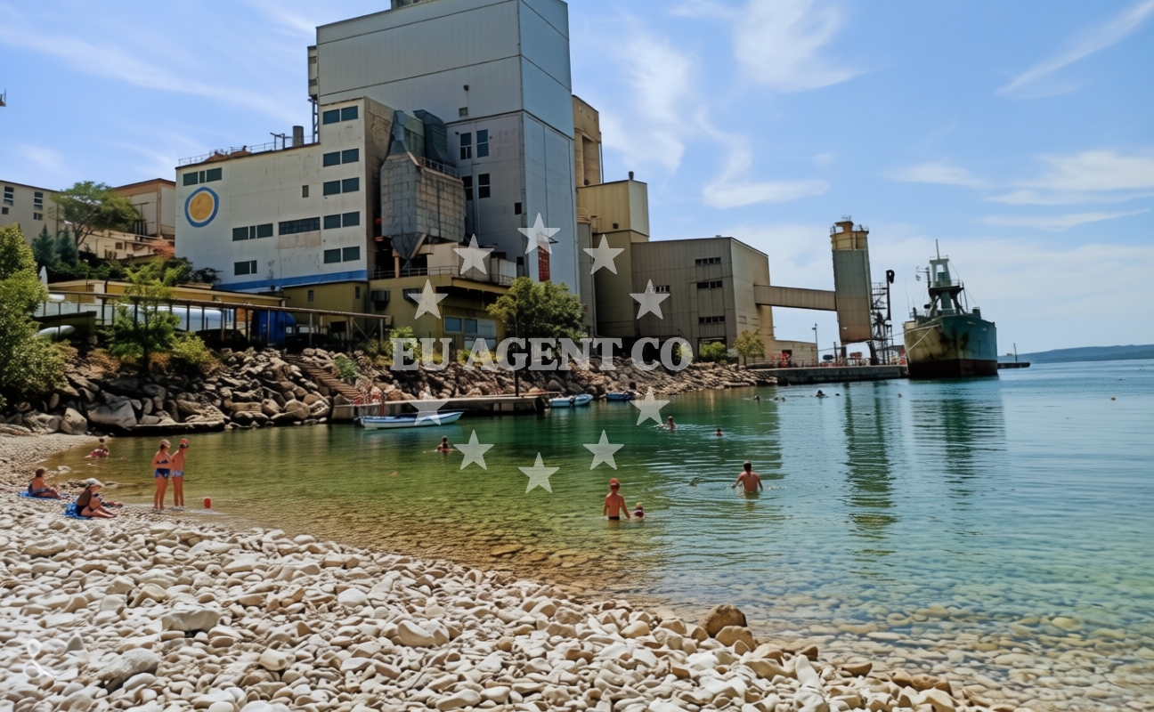 Beach facilities and surroundings at Koromacno beach in Koromačno 29, Koromačno