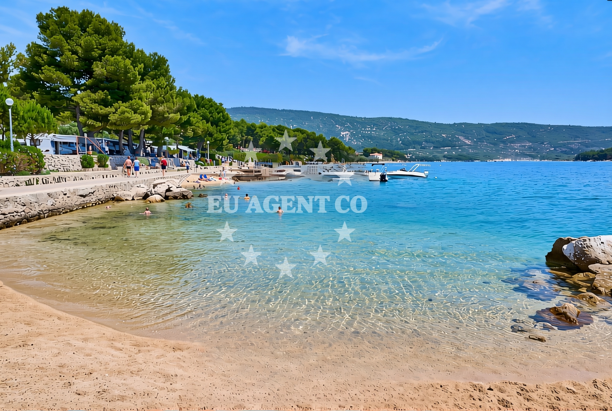 Beach facilities and surroundings at Kovačine jug (dog beach), Cres (Cres) Beach in Kovačine jug (plaža za pse)