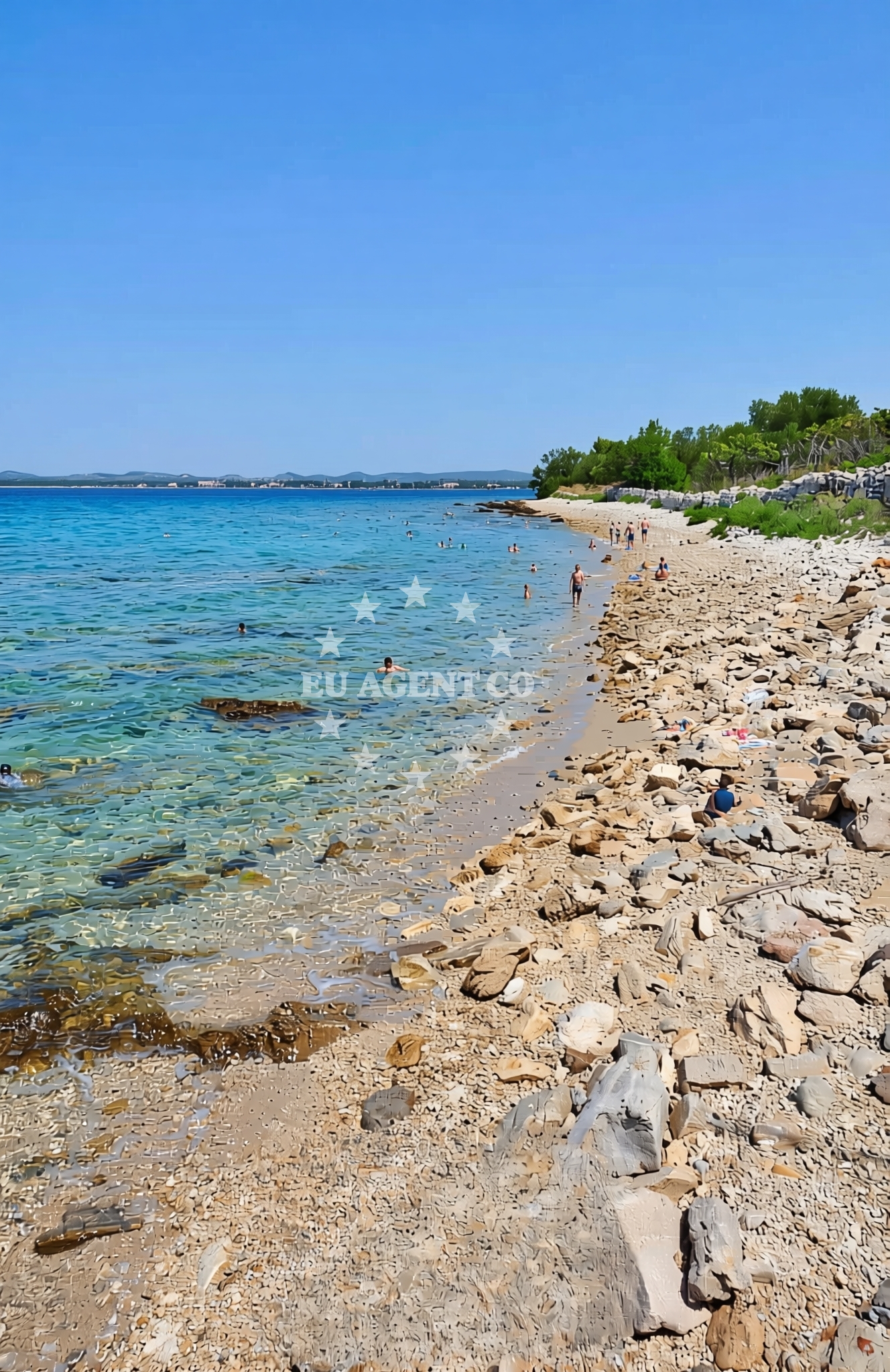 Beach facilities and surroundings at Kraljica mora, Zlarin (Zlarin) Beach in Kraljica mora