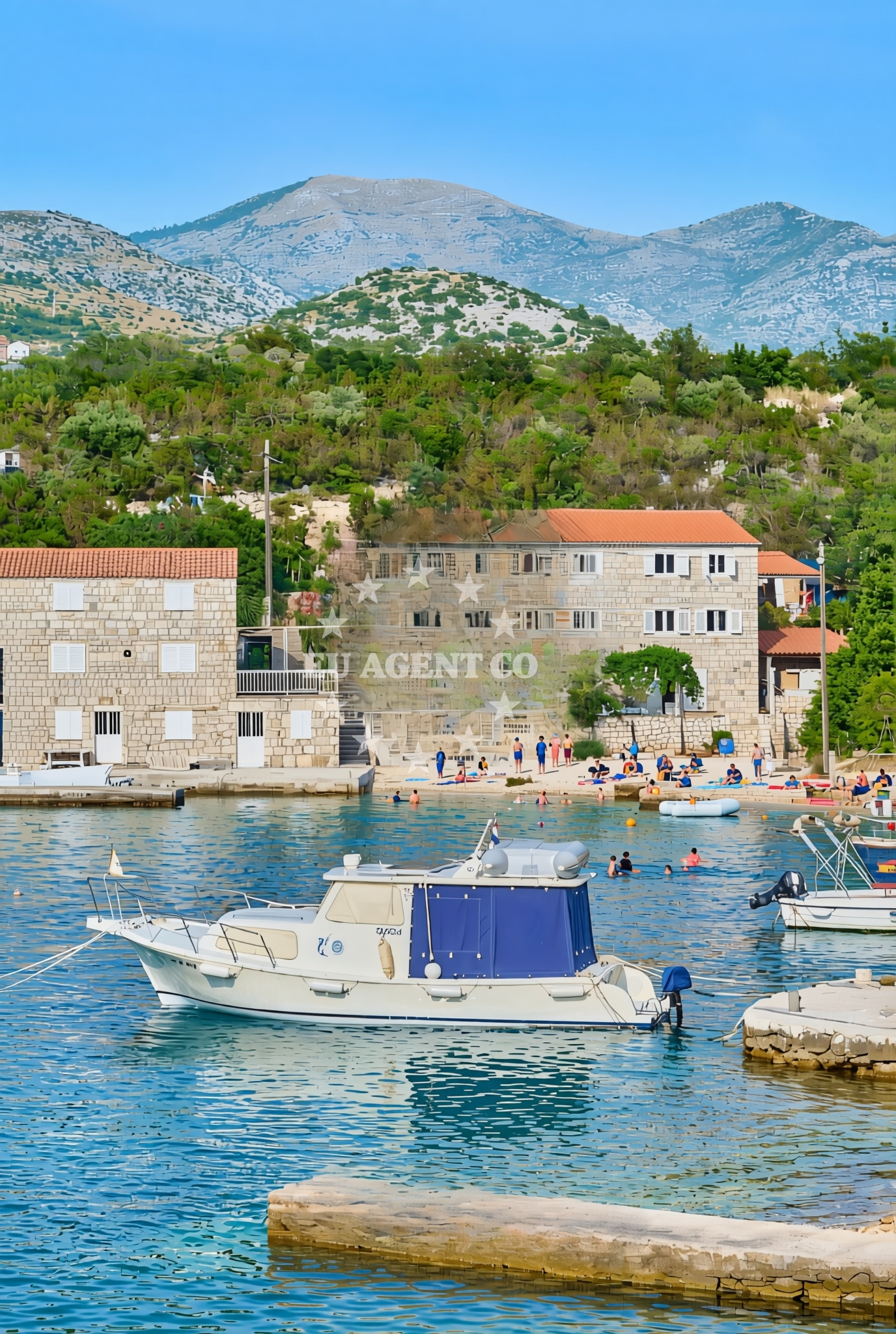 Shoreline and swimming area at Kručica: beaches and coves (2) in Kručica