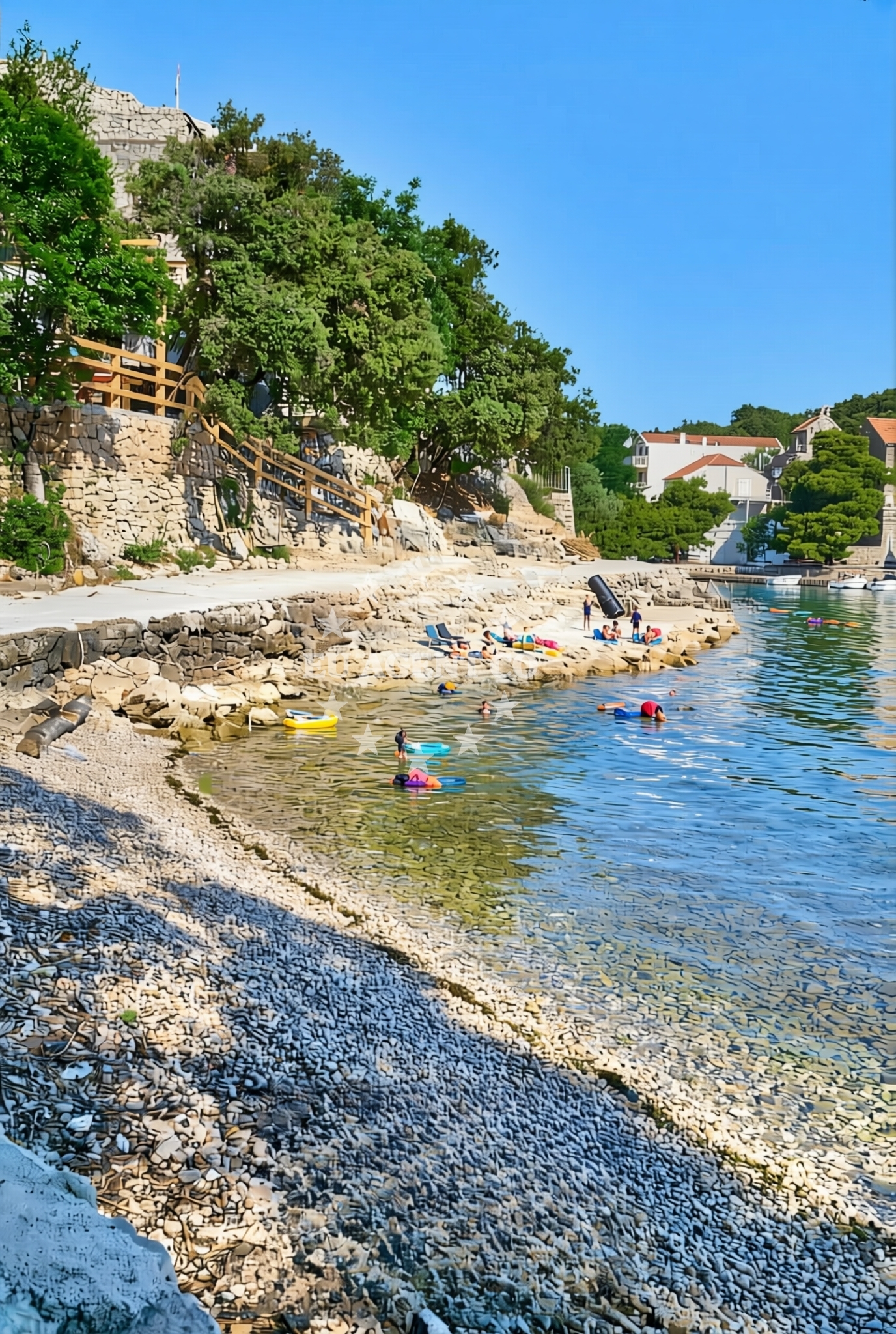 Beach facilities and surroundings at Kuna Pelješka: beaches and coves (2) in Kuna Pelješka