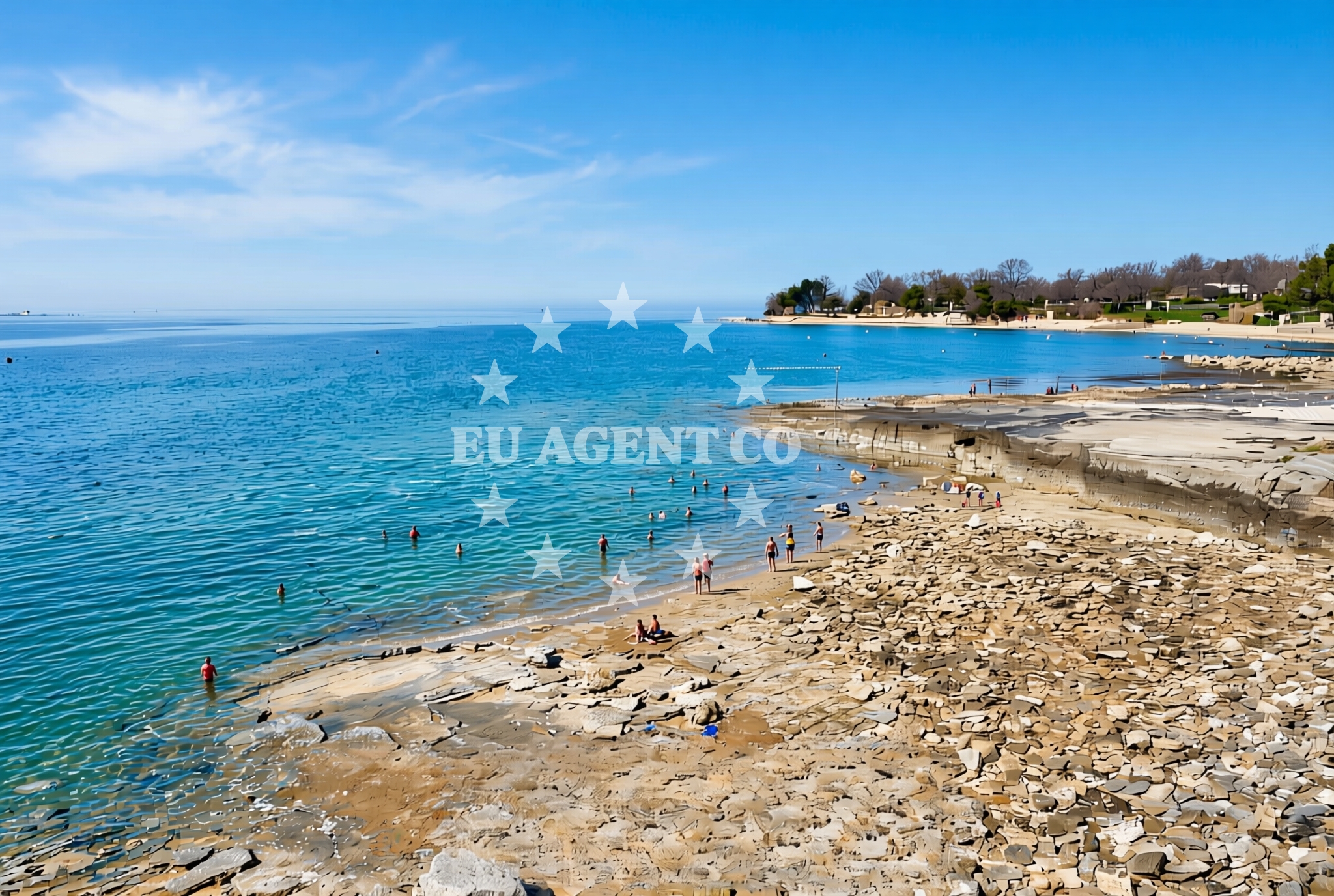 Shoreline and swimming area at Kupanja istok (dog beach), Vabriga Beach in Kupanja istok (plaža za pse)