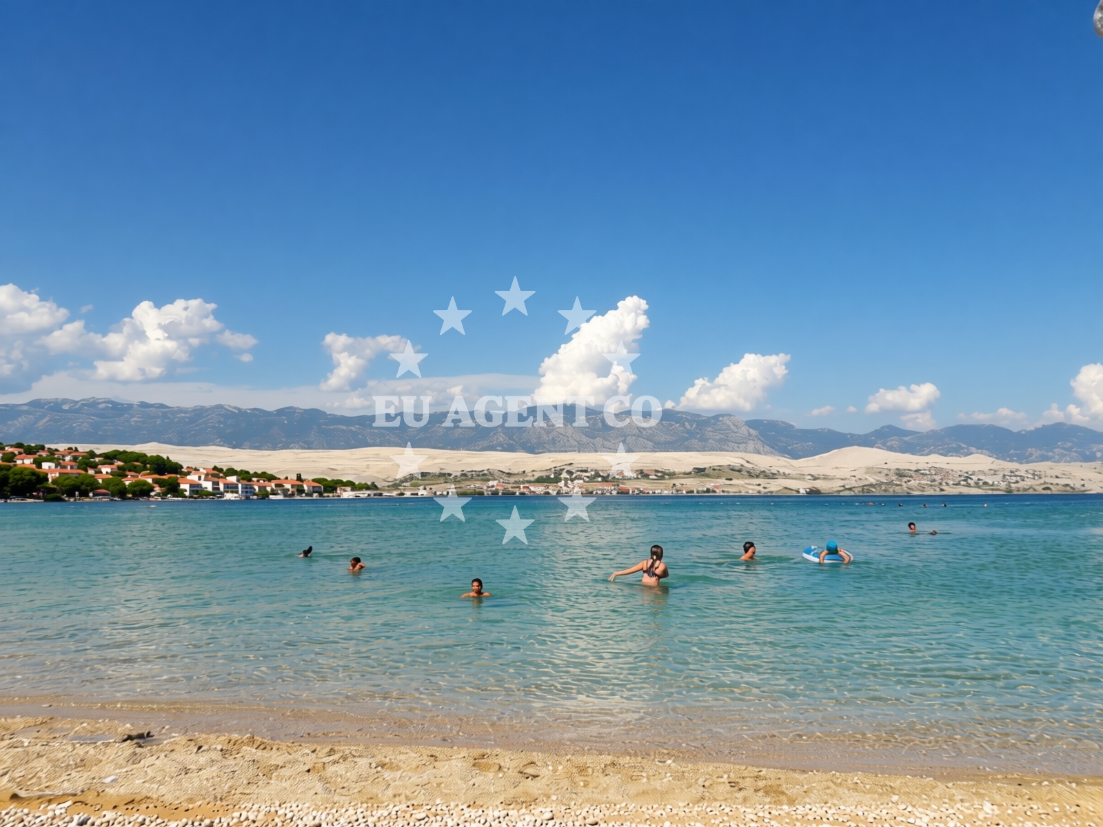 Shoreline and swimming area at Kustici beach in Vruja bb, Kustići