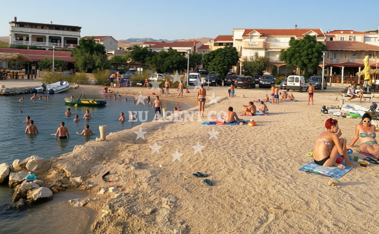 Additional view of Kustici beach in Vruja bb, Kustići