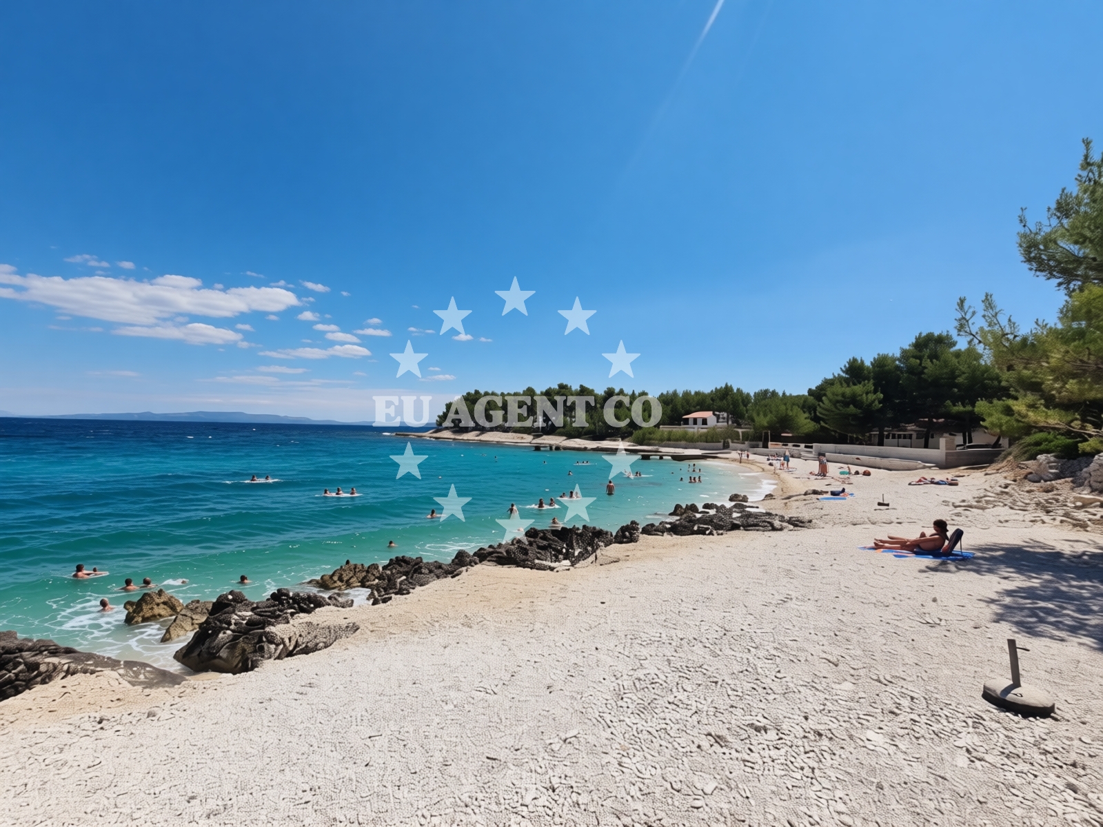 Overview of Labadusa beach in Uvala Branac b.b., Trogir
