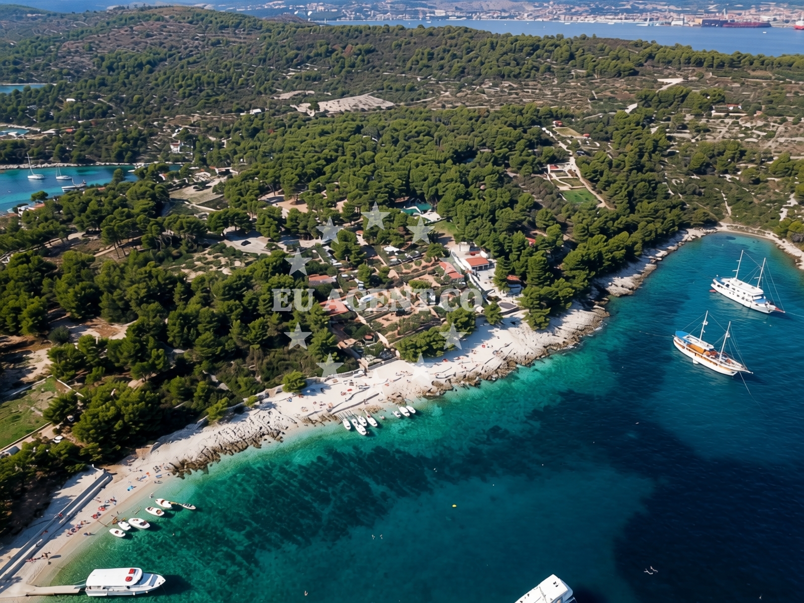 Shoreline and swimming area at Labadusa beach in Uvala Branac b.b., Trogir