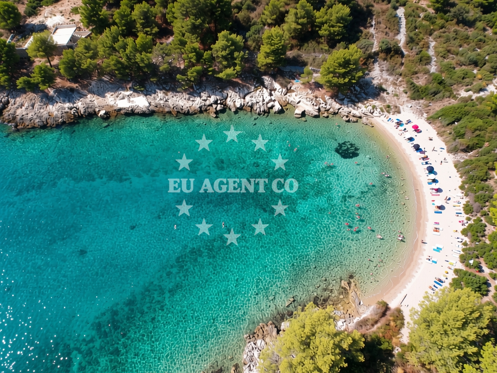 Overview of Labadusa beach II in Uvala Duga, Okrug Gornji