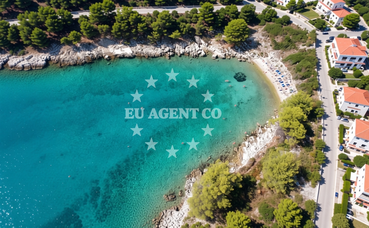 Additional view of Labadusa beach II in Uvala Duga, Okrug Gornji