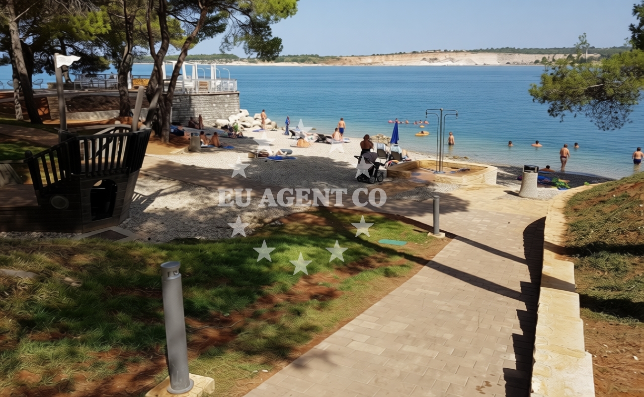 Additional view of Lanterna beach in Lanterna 15, Poreč
