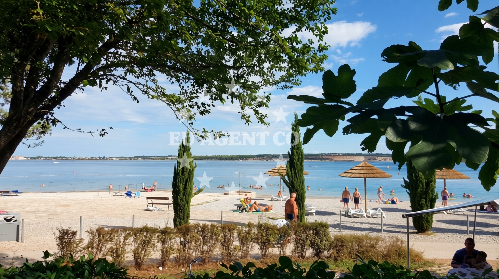 Additional view of Lanterna beach in Lanterna 6, Tar