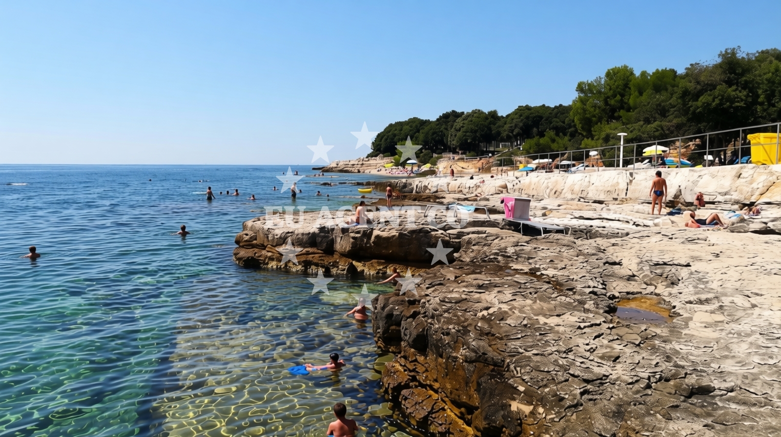 Additional view of Lanterna II beach in Lanterna 6, Tar