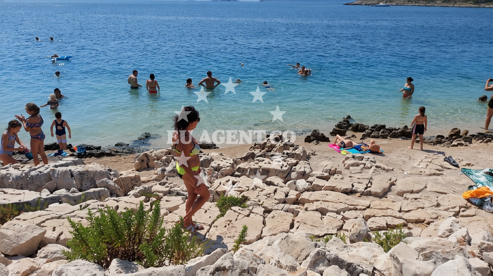 Shoreline and swimming area at Lavdara Beach in Dumboka bb, Sali