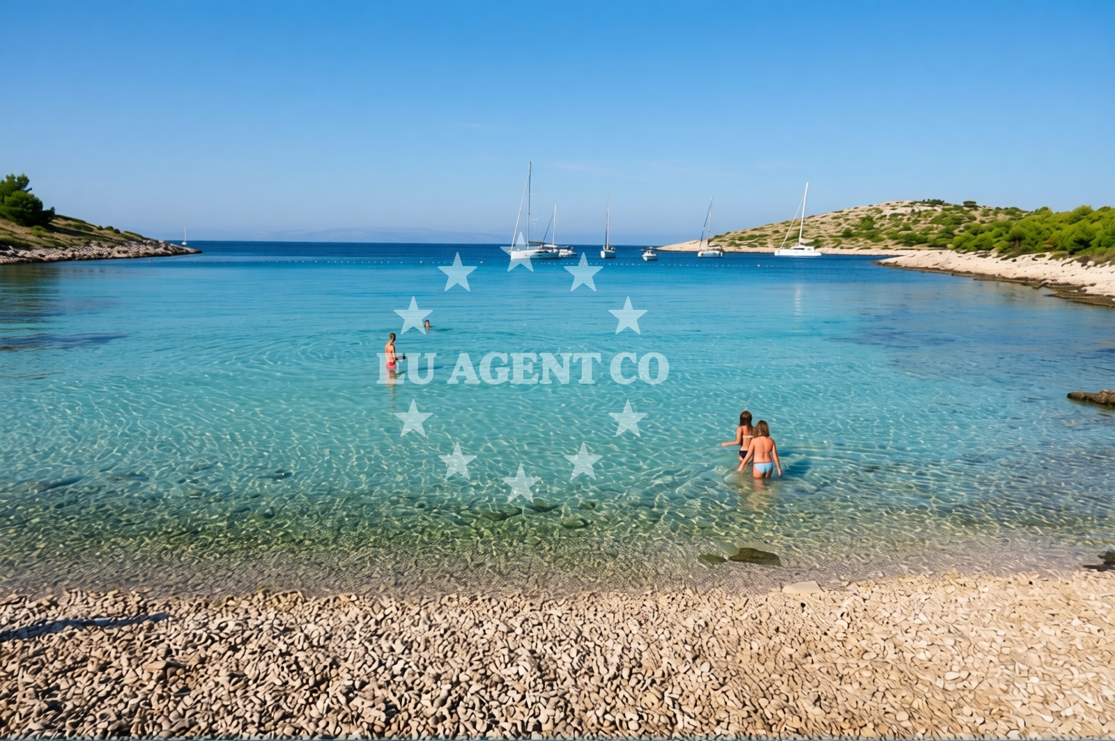 Overview of Lojena beach in Otok Žut 52, Pristanišće
