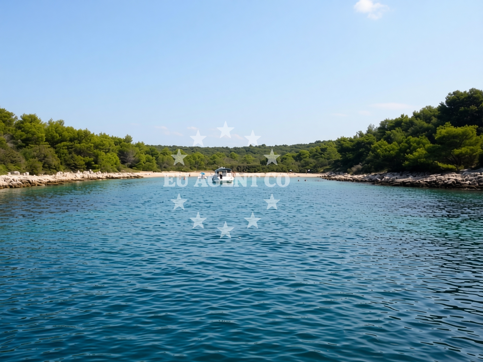 Additional view of Lojisce beach in Dumboka bb, Sali