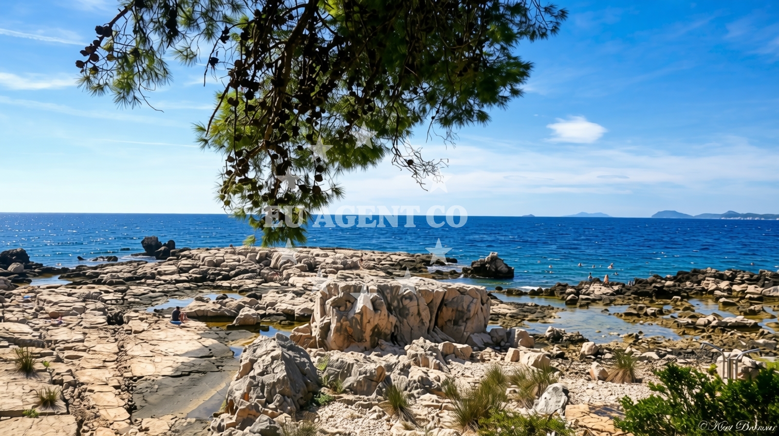 Sea and coastal view of Lokrum Main Beach in Vlaha Bukovca 37, Dubrovnik