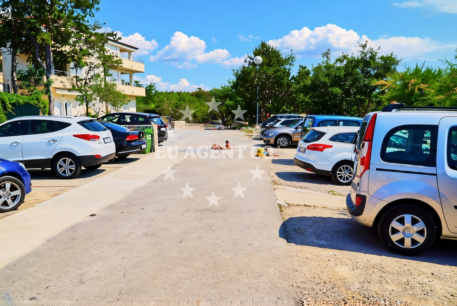 Beach facilities and surroundings at Lokvišća sjever, Šilo (Krk) Beach in Lokvišća sjever