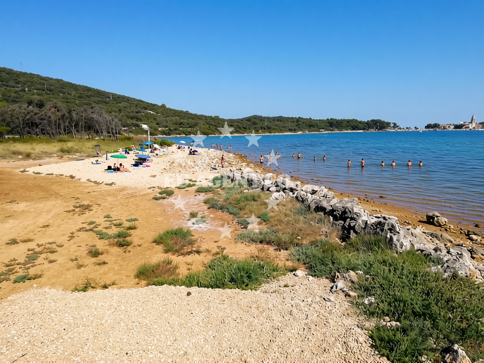 Additional view of Lopari beach
