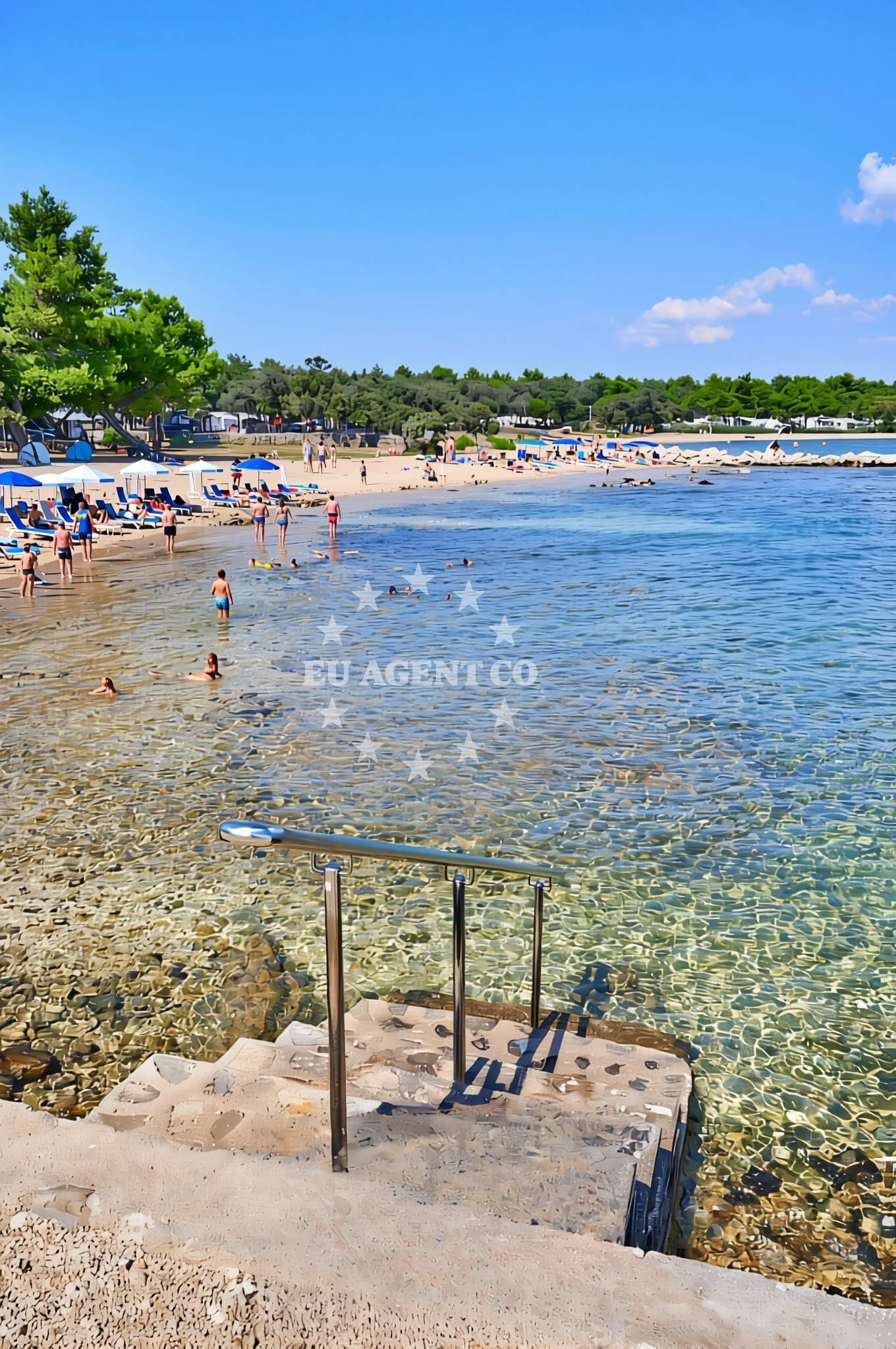 Additional view of Lopari beach