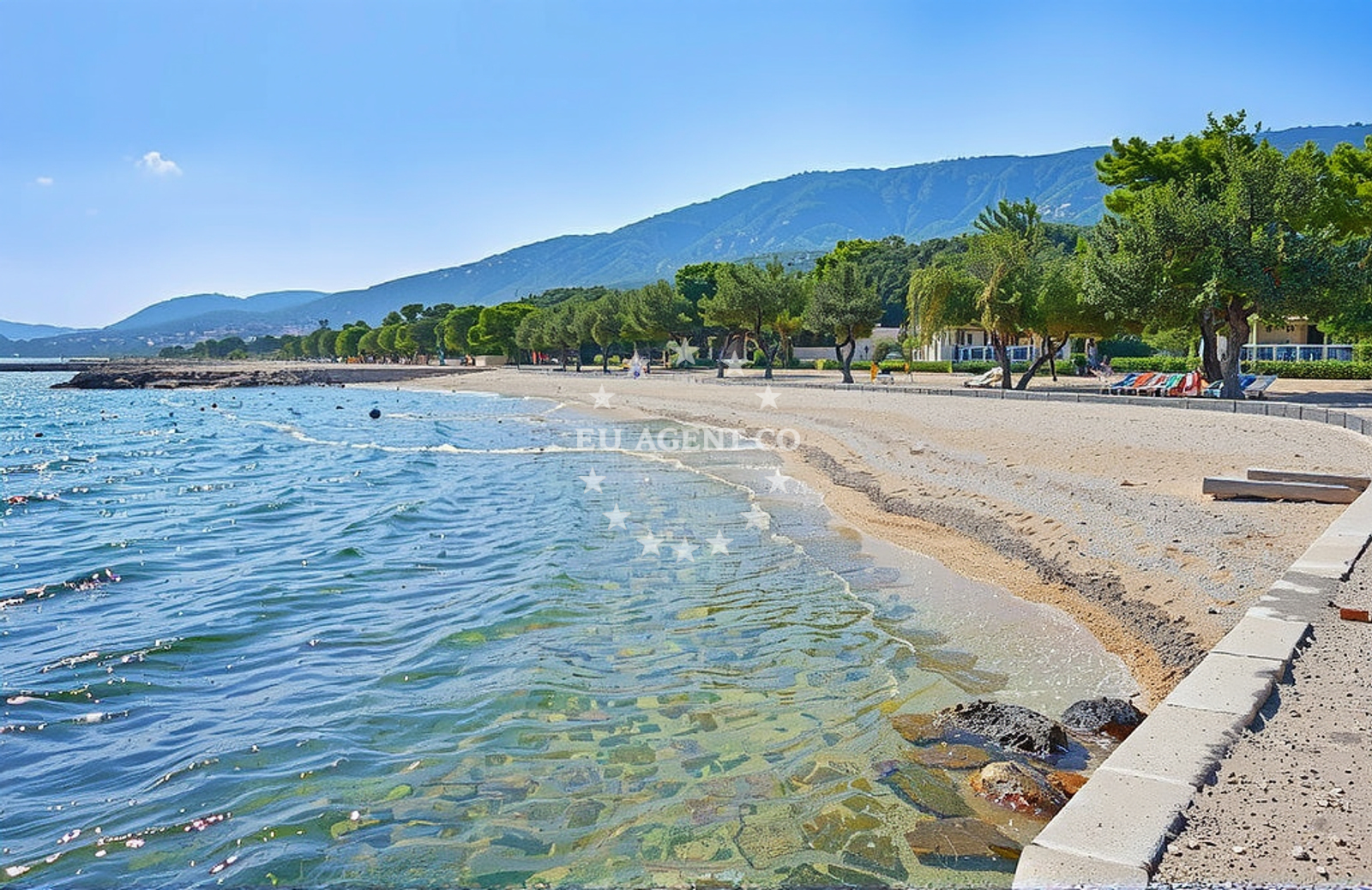 Additional view of Lopari beach